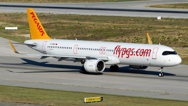TC-RBF:Airbus A321:Pegasus Airlines